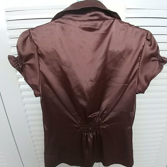 Fancy silky Button up shirt w classy design scrunches - Picture 4 of 7